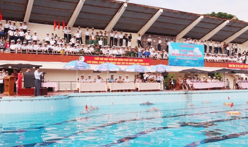 Cuộc thi thu hút rất đông khán giả đến cổ vũ.