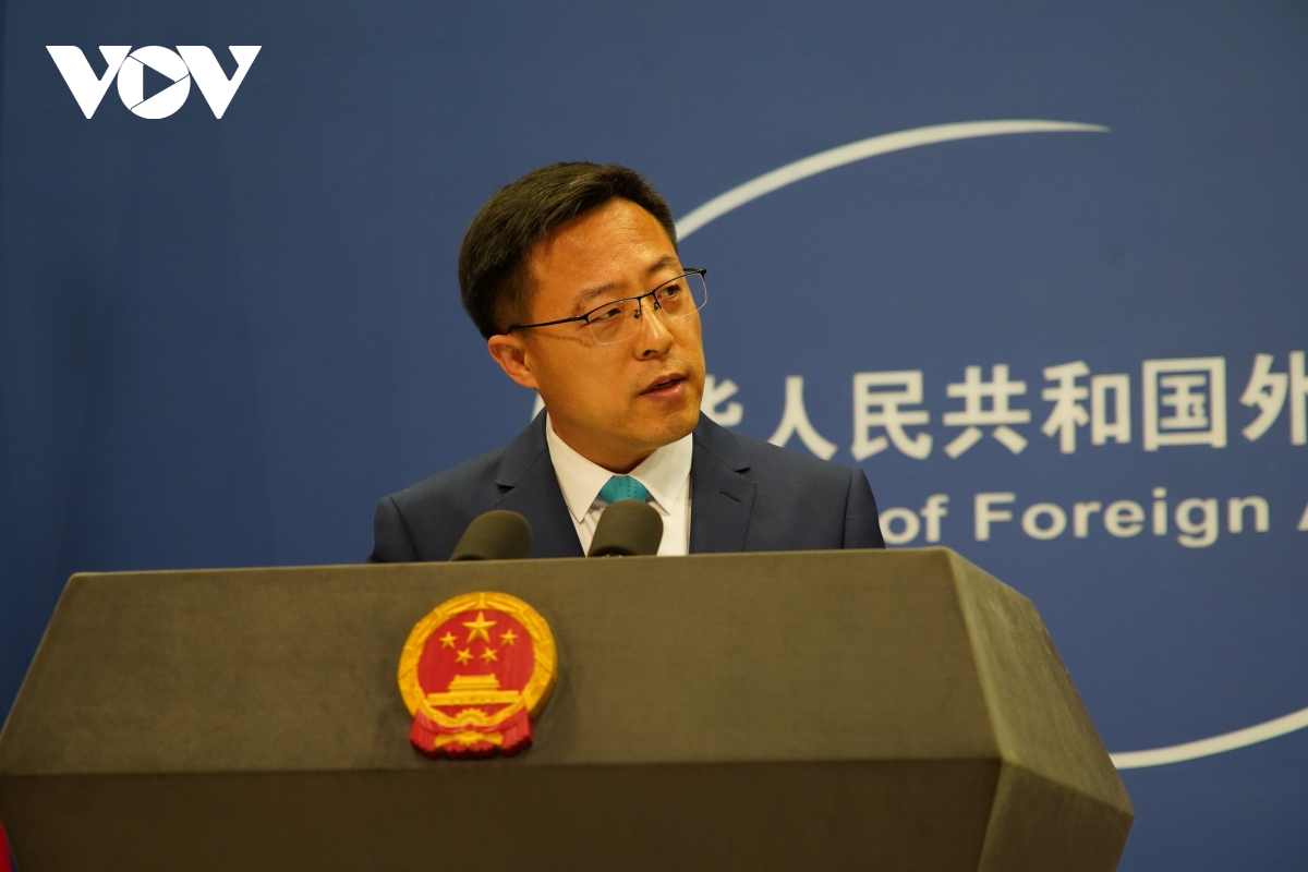 Phản ứng của Trung Quốc khi ông Trump ký sắc lệnh cấm vận mới