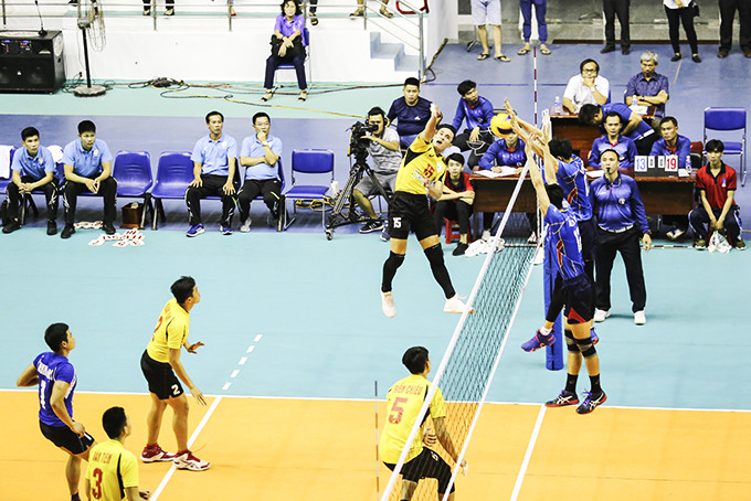 Đội bóng Sanest Khánh Hòa tại giải đấu vô địch quốc gia.