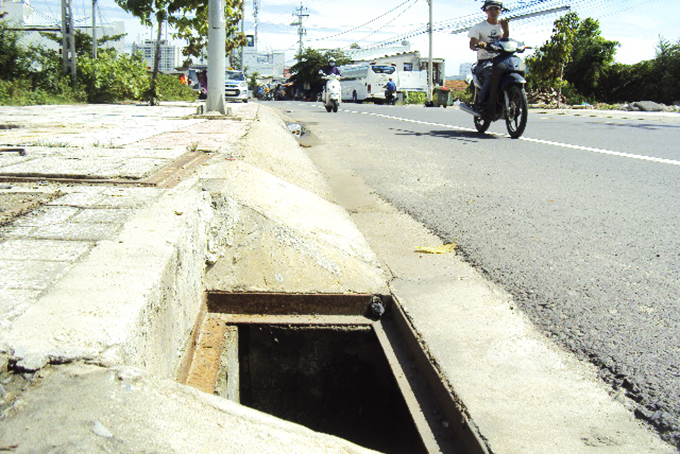 Cần đậy nắp chắn rác