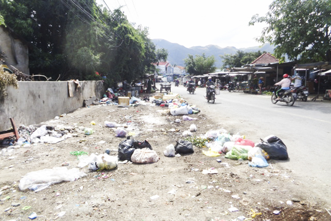 Đổ rác bừa bãi