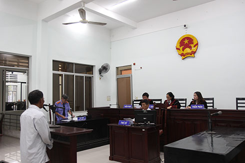 Chống người thi hành công vụ, lãnh 9 tháng tù