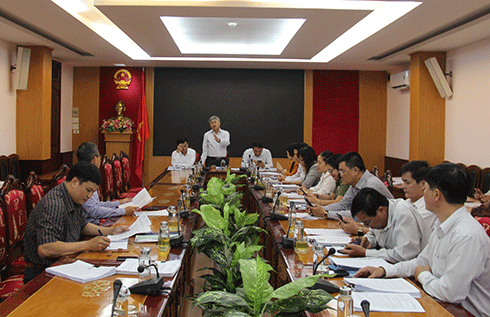 Quang cảnh tại cuộc họp thẩm tra của Ban Kinh tế Ngân sách HĐND tỉnh