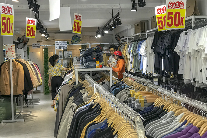 Nhiều chương trình giảm giá dịp cuối năm