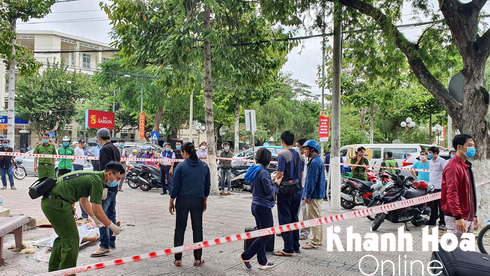 Người đàn ông chết trong công viên