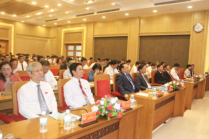 Các đại biểu về dự Phiên Khai mạc kỳ họp thứ 13, HĐND tỉnh khóa VI