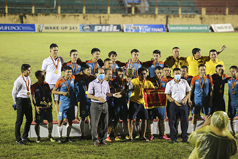 Đội Ford Nha Trang lần đầu tiên đoạt chức vô địch giải tỉnh.