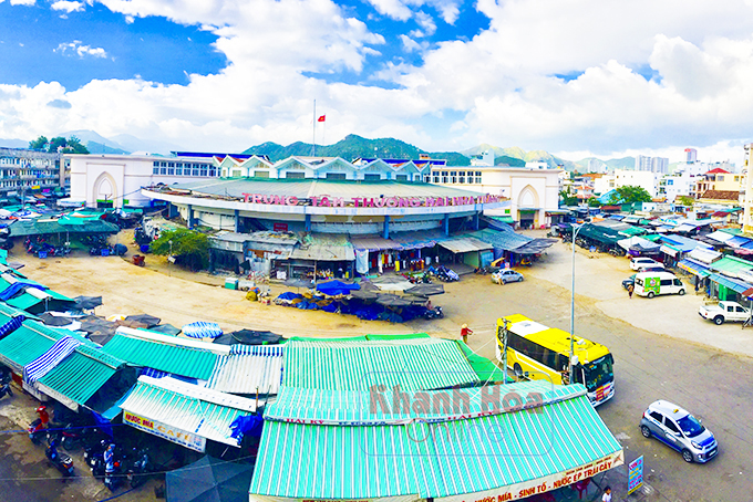 Dang dở chợ Đầm