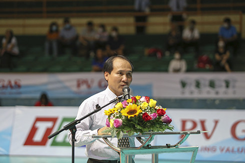 Ông Nguyễn Tuấn Thanh-Phó Giám đốc Sở Văn hóa và Thể thao tuyên bố khai mạc giải.