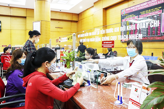 Ngân hàng giảm lãi suất huy động vốn