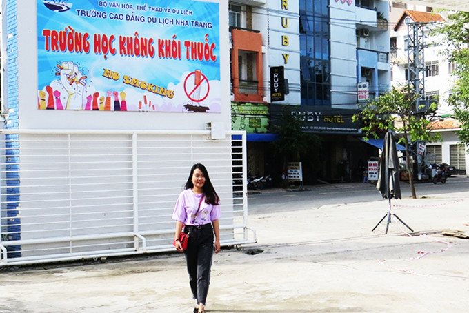 Trường Cao đẳng Du lịch Nha Trang hướng tới xây dựng trường học  không khói thuốc lá. 