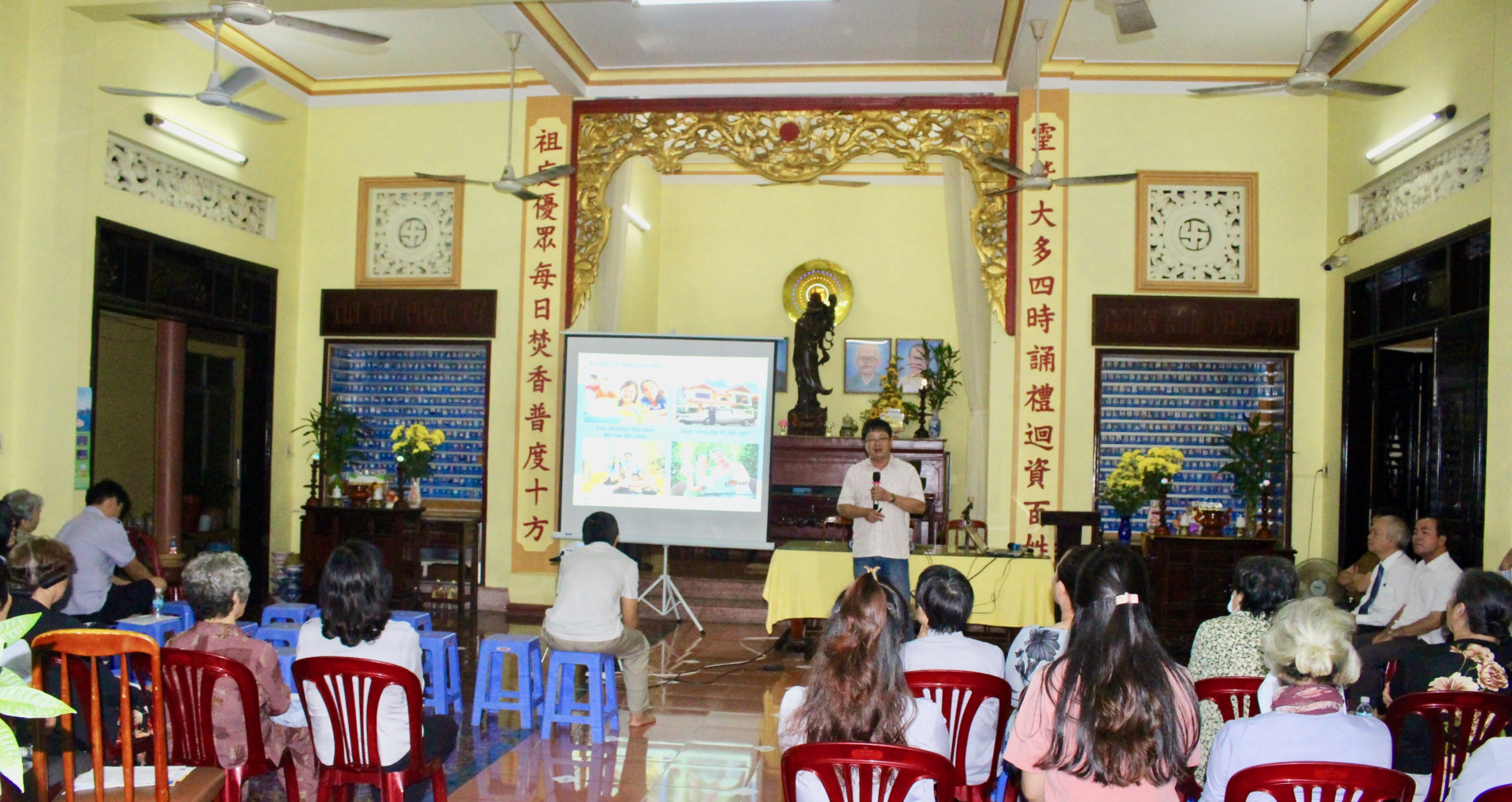 Đại diện BHXH tỉnh tuyên truyền BHXH tự nguyện cho đồng bào Phật tử chùa Ljnh Thứu (TP.Nha Trang)