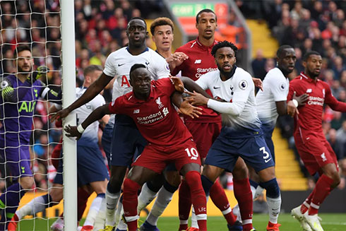 Liverpool - Tottenham: Cuộc chiến cho vị trí đầu bảng xếp hạng.