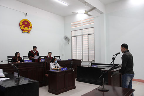 Lừa chiếm đoạt… xe phi pháp