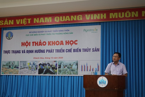 Tiến sĩ Quách Hoài Nam - Phó Hiệu trưởng Trường Đại học Nha Trang phát biểu tại hội thảo. 