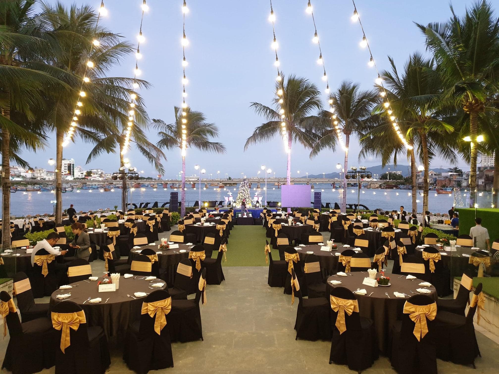 Champa Island tổ chức tiệc mừng Giáng sinh