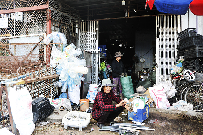 Một cơ sở phế liệu tại huyện Diên Khánh.