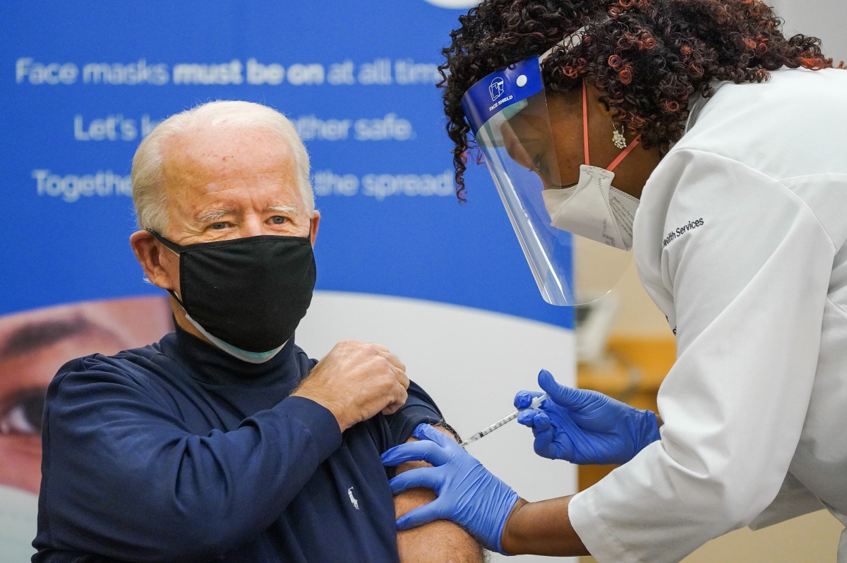 Tổng thống đắc cử Joe Biden đã được tiêm mũi đầu tiên vaccine được nghiên cứu và sản xuất bởi công ty dược phẩm Pfizer cùng đối tác BioNTech. Ảnh: Twitter.