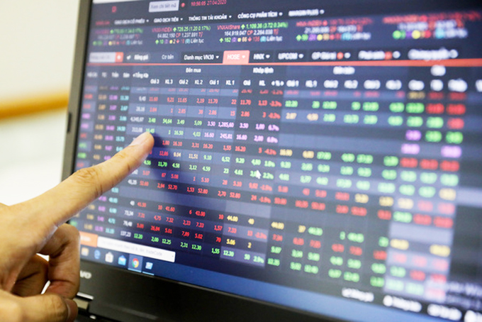 Nhà đầu tư trong nước vẫn giải ngân ồ ạt