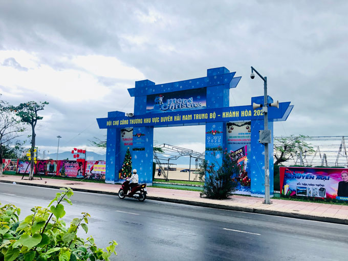 Tuần lễ vàng, mua hàng khuyến mại