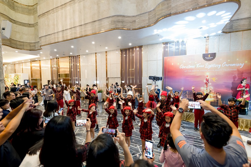 Đón mùa yêu thương với dạ tiệc Giáng Sinh 5 sao đỉnh cao