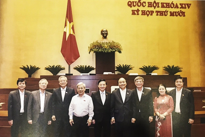 Đoàn Đại biểu Quốc hội tỉnh cùng các đồng chí lãnh đạo Đảng, Nhà nước  tại kỳ họp thứ 10, Quốc hội khóa XIV.