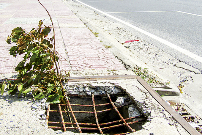 Cần thay các nắp hố ga