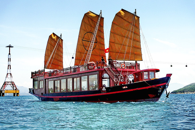 Emperor Cruise, one of high-class tourist service in Nha Trang - Khanh Hoa