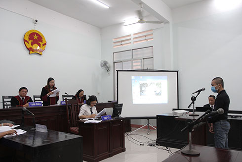 Chém người vì… nhìn không thân thiện!