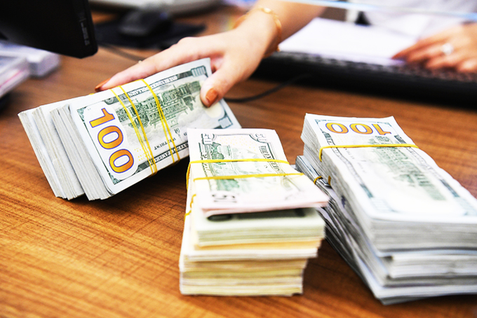 Giá USD tự do bật tăng