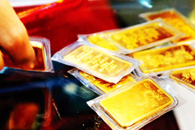 Giá vàng tiếp tục tăng, nhà đầu tư lo ngại rủi ro