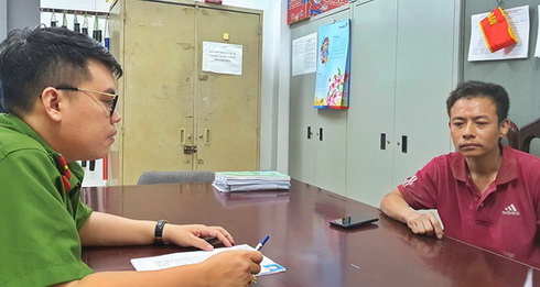 Núp bóng công nhân làm đá granite, người đàn ông trốn lệnh truy nã bị bắt