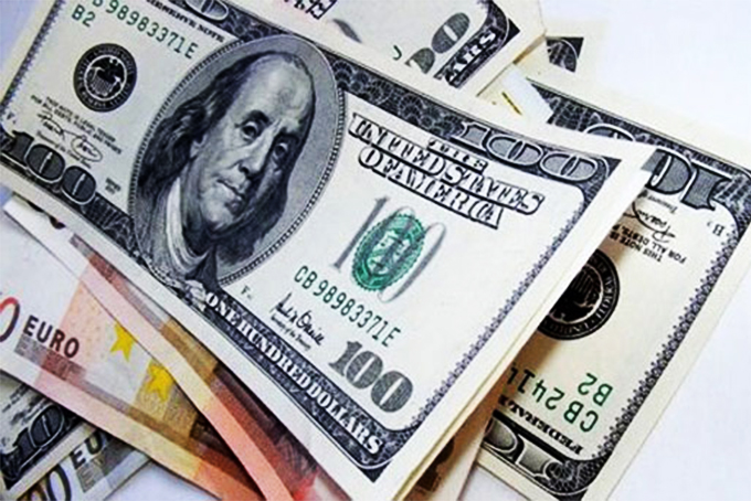 Tỷ giá trung tâm giảm 6 đồng, thị trường tự do im ắng