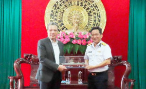Thứ trưởng Bộ Ngoại giao thăm các đơn vị thuộc Vùng 4 Hải quân