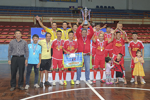 Đội nam Nam Phương Khánh Hòa vô địch.