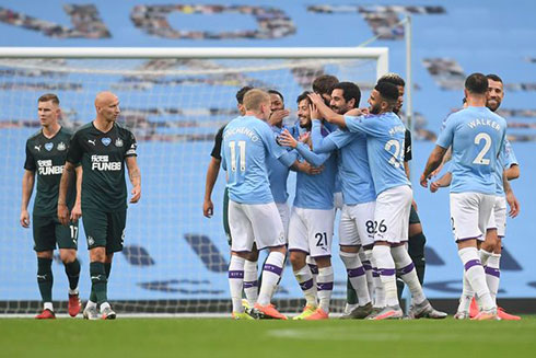 Tâm điểm Leicester City - Chelsea