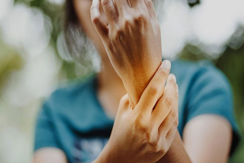 5 cách ngăn ngừa đau khớp vào mùa lạnh