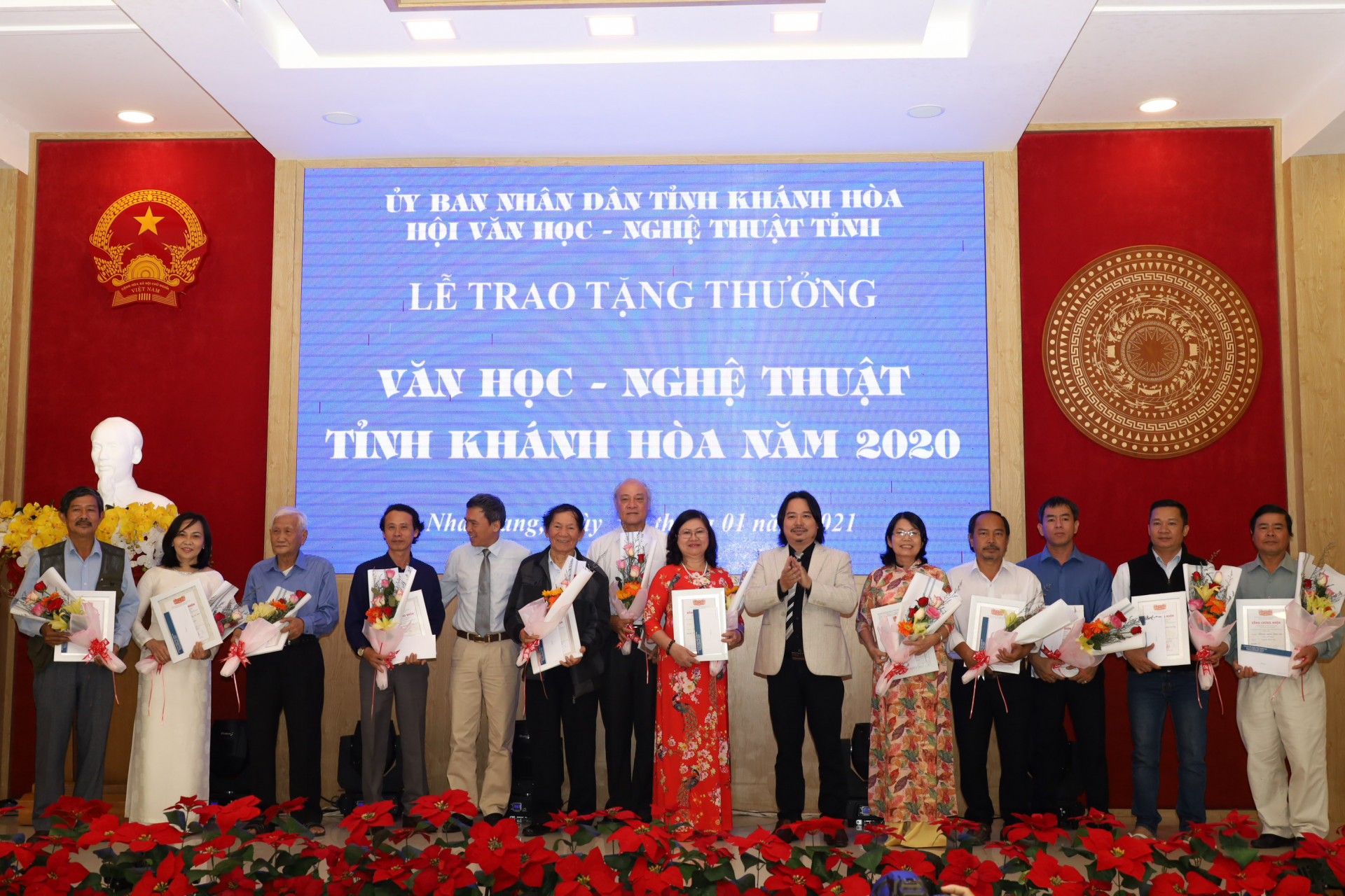 Các tác giả có tác phẩm được trao giải C Tặng thưởng VHNT tỉnh Khánh Hòa năm 2020.