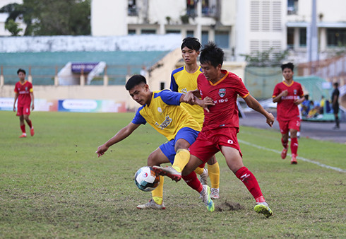 Trận đấu lượt về giữa Khánh Hòa và Becamex Bình Dương.