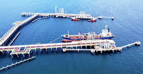 Cầu tàu Kho xăng dầu ngoại quan Vân Phong.