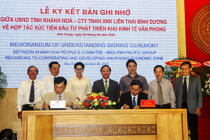 Lễ ký kết bản ghi nhớ về hợp tác xúc tiến đầu tư vào Vân Phong của IPPG.
