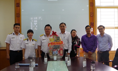 Đoàn đến thăm, chúc Tết Ban Tuyên giáo Thành ủy Nha Trang.