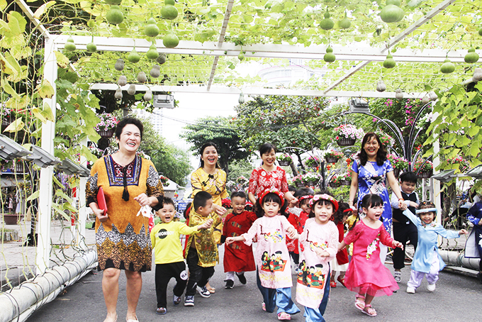 Những vần thơ chào xuân mới