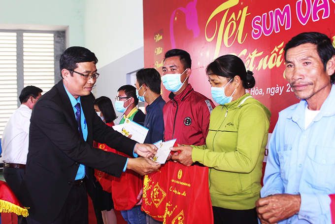 Ấm áp Tết sum vầy