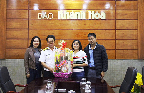 Ông Lê Đình Hải chúc Tết Báo Khánh Hòa