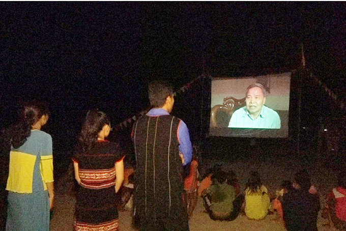 Từ ngày 3 đến 21-2: Thực hiện đợt chiếu phim lưu động phục vụ nhân dân