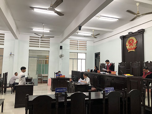 Chạy xe bất cẩn, gây tai nạn