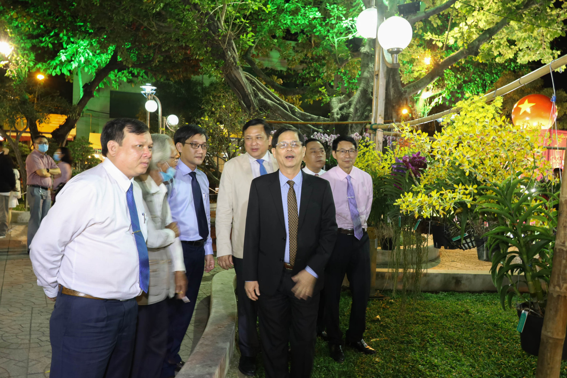 Leaderships of Khanh Hoa Province and Nha Trang City attend Spring Flower Festival 2021