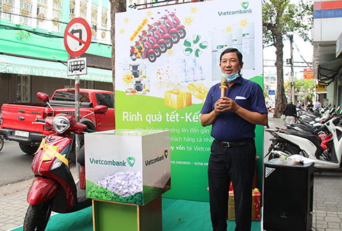 Ông Phan Ngọc Kính - Giám đốc Vietcombank Chi nhánh Nha Trang phát biểu tri ân khách hàng