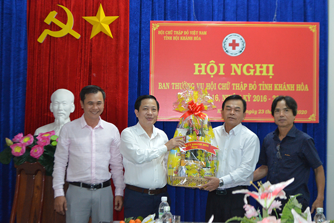 Ông Hà Quốc Trị thăm, chúc Tết Hội Chữ thập đỏ tỉnh